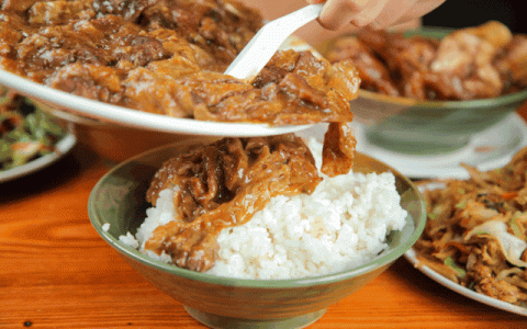 特色美食香誉天下 外地游客“寻津觅味”