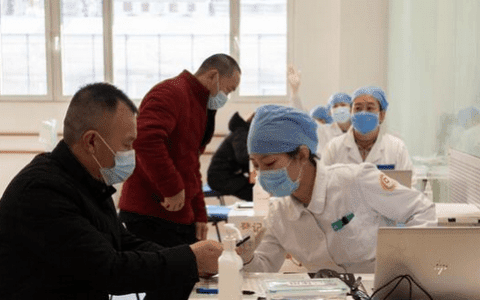 新冠疫苗大规模接种工作正在全国各地有序推进