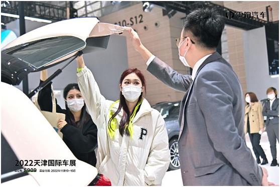进阶人生 双C闪耀——零跑C01震撼亮相天津国际车展