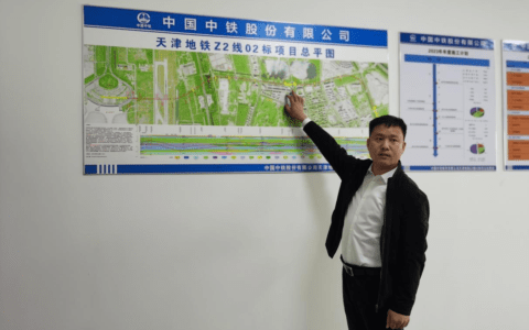 微光 | 跑断腿、磨破嘴，只为地铁这一站！