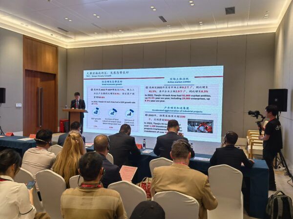 高新区领导带队参加中欧企业合作交流会并开展招商活动