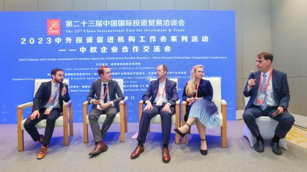 高新区领导带队参加中欧企业合作交流会并开展招商活动