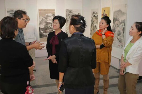 天津市河北区举办“墨韵展情怀 共绘新华章”书画展活动