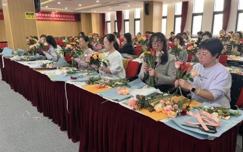花香悦生活！这场插花活动浪漫又有趣~