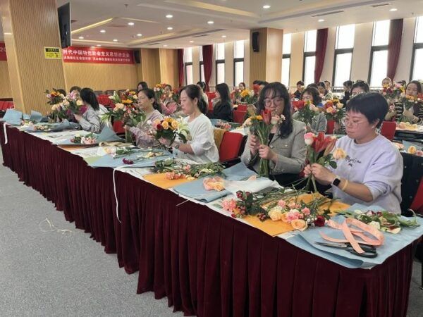 花香悦生活！这场插花活动浪漫又有趣~