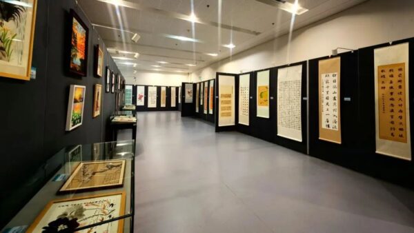 “丹青绘诗词 笔墨凝书香”诗词书画作品展开展
