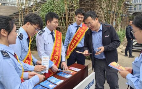 税费咨询“零距离” 高新区税务局开展“青年文明号”开放周活动