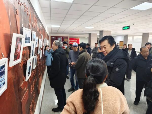 “江达情深”天津市河北区文旅系统援藏干部石晓磊同志摄影展在红光中学举行