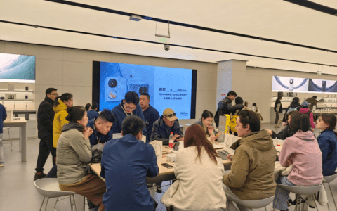 华为Pocket 2开售引爆天津市场，华为门店又现抢购盛况