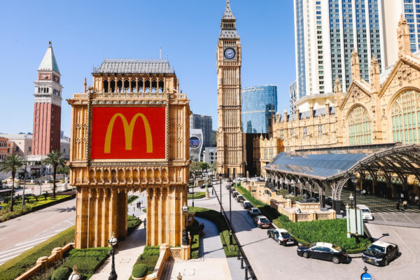 麦当劳中国6000位餐厅总经理欢聚澳门 以热爱传承服务文化