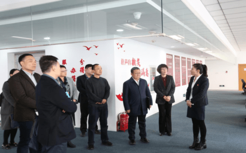 上海市信访办盖博华一行到市便民专线服务中心调研
