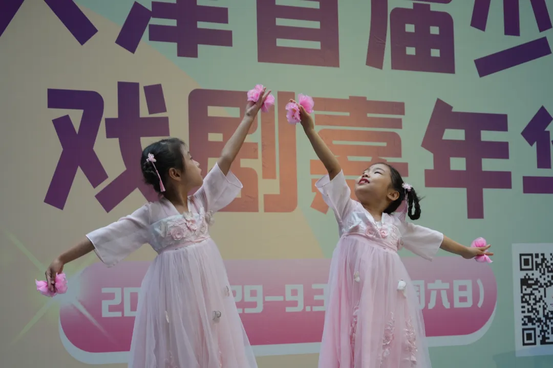 文艺汇演周日来袭！超多精彩节目，免费好礼大放送，等你来嗨！