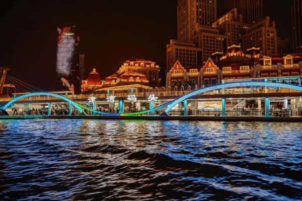 鎏光溢彩闪耀海河之畔，“津彩津湾”点亮“城市封面”