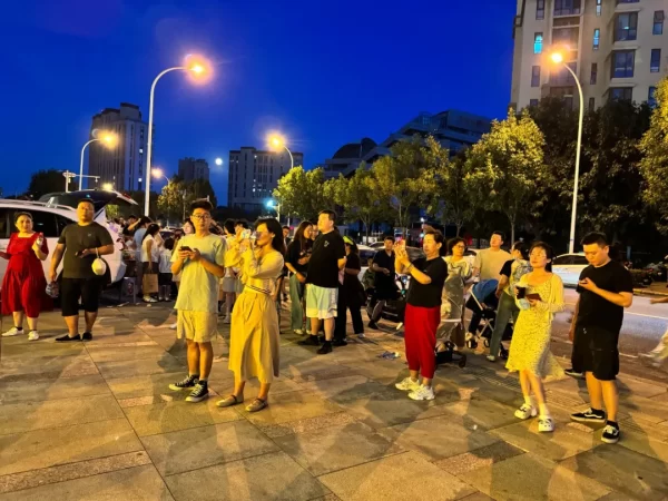 灯光秀、烟火气……滨城这里夏夜超嗨