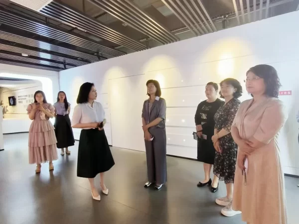 滨海新区妇联赴高新区开展“科技创新巾帼行动”工作调研
