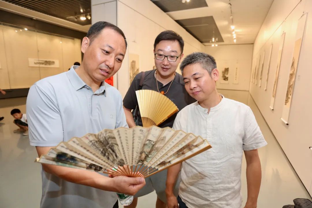 王宝利山水画作品展在滨海美术馆开幕 75件套作品呈现“翰墨蕴香”