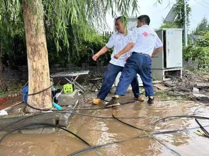 在防汛一线书写“风雨”答卷——天津联通全力投入抗洪抢险保通畅工作