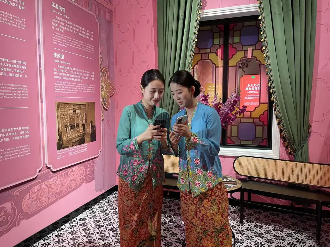 海上丝绸之路上的峇峇娘惹文化展在国家海洋博物馆开展