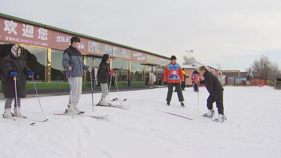 盘山滑雪场开启今冬冰雪初体验