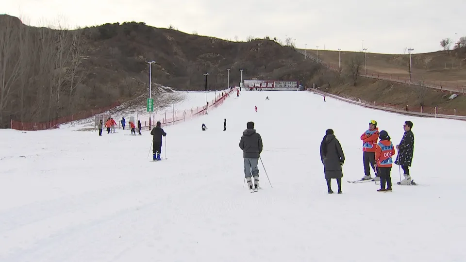 盘山滑雪场开启今冬冰雪初体验