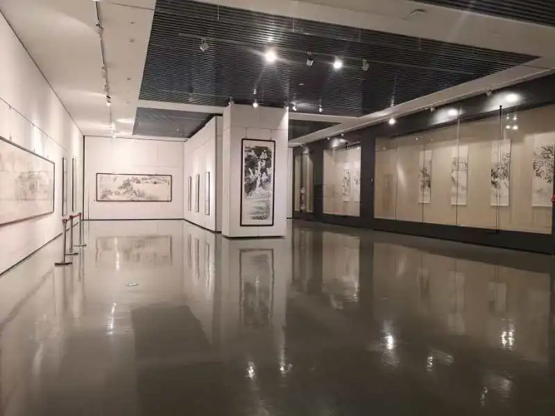 徐培晨艺术馆藏展在滨海新区美术馆正式开展