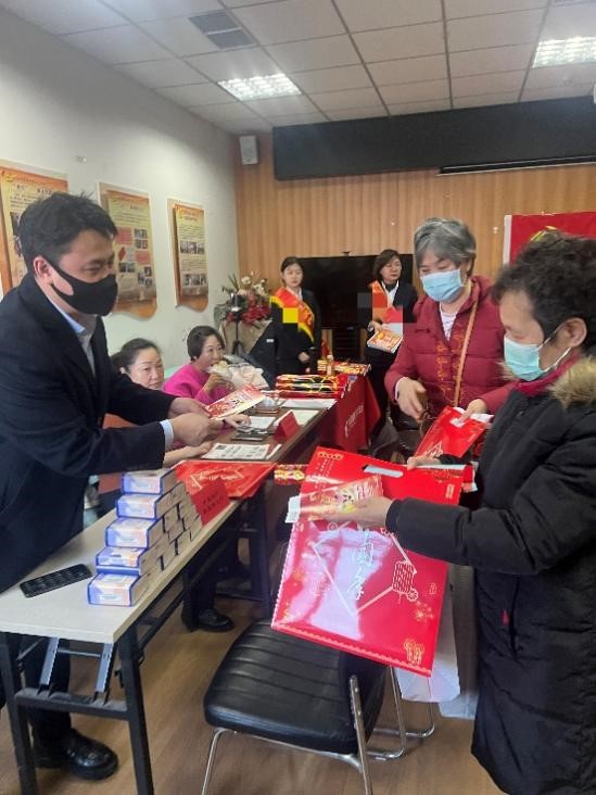 “消保知识过大年，敬老助老暖心间” 中国银行天津市分行走进静海镇新春大集开展金融教育活动