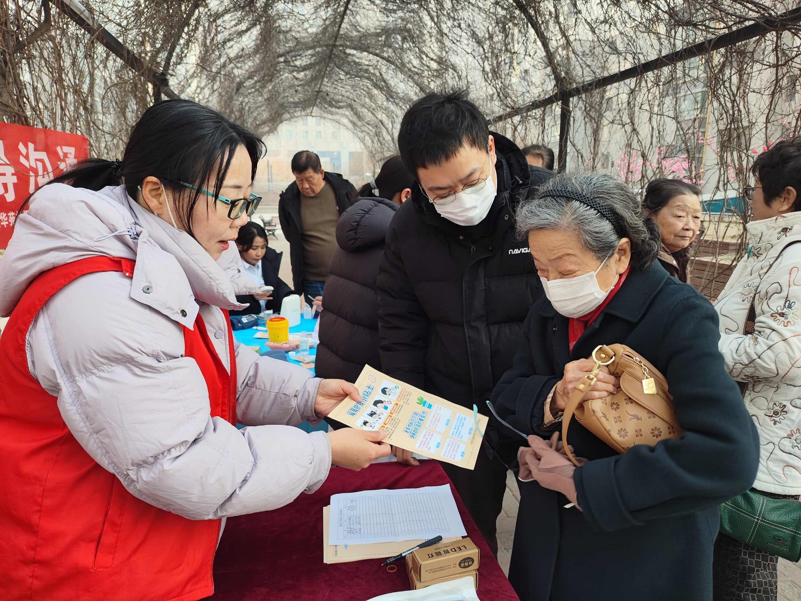 高新区社发局开展第二十六次全国爱耳日主题活动