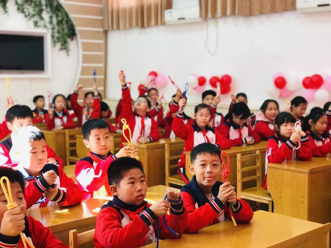 滨海新区博物馆走进塘沽盐场小学，为校园孩子们开启一场别样的思政教育课！