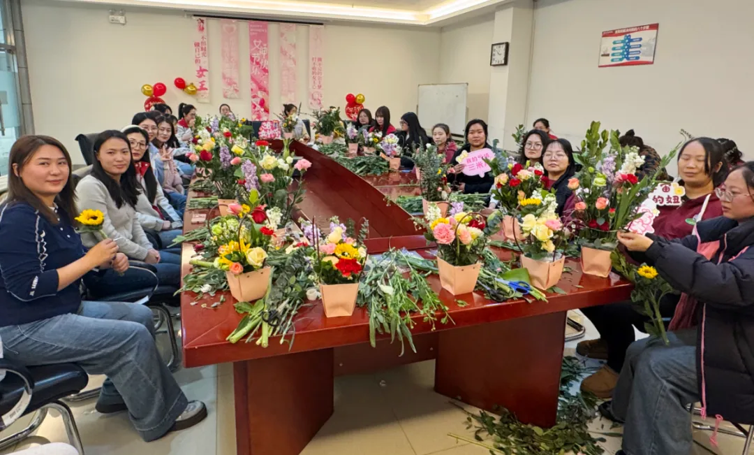 【多彩基层】基层巾帼显英姿 半边天里绽芳华
