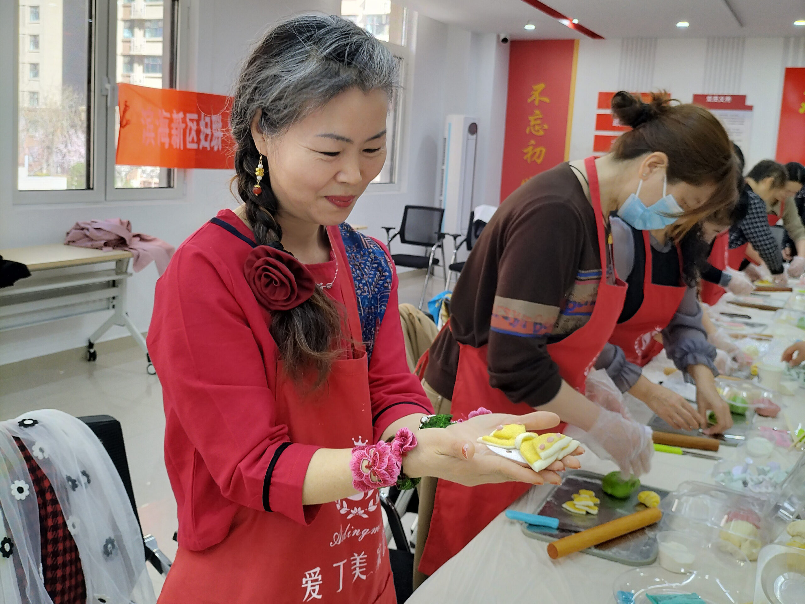 “巾帼学堂”送技能 面点飘香进基层——高新区妇联开展送培训到基层之中式面点制作培训