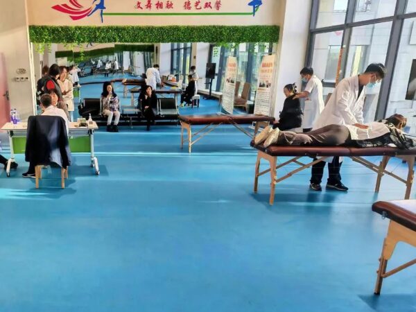 企业职工健康有“医”靠！天津港保税区“健康大篷车”这样做……
