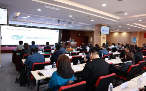 智启未来·AI驱动产业跃迁共创工坊活动在高新区海洋科技园举办