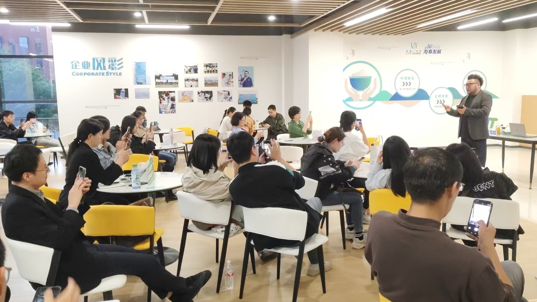 多元课程丰富职工业余生活 高新区青年职工夜校首期培训结课