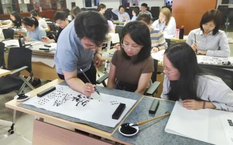 高新区青年职工夜校首期培训结课多元课程赋能职工业余生活