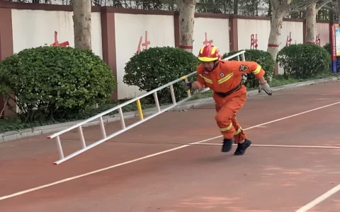 当好人民的“守夜人” ——记滨海好人获得者熊政
