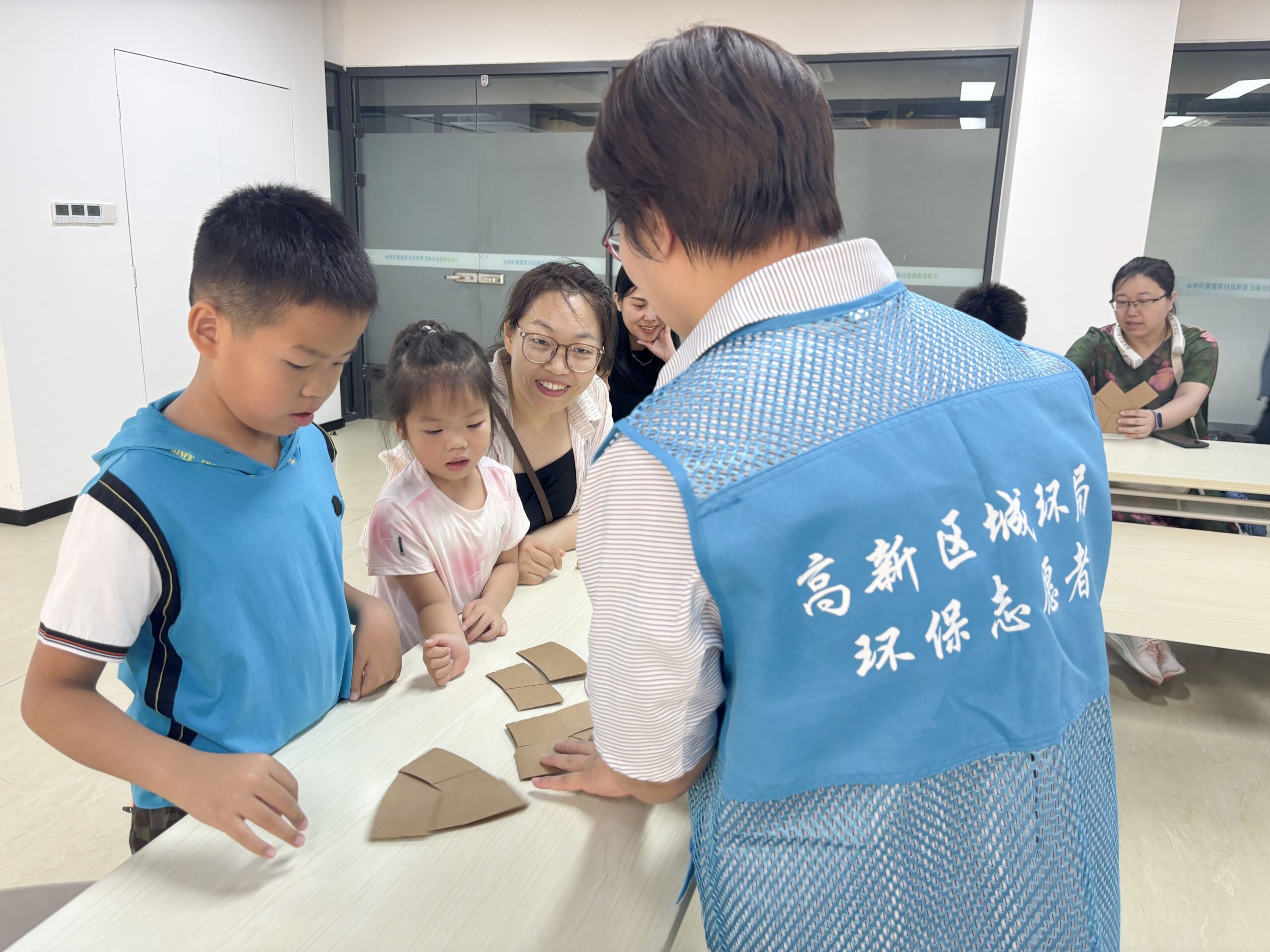 高新区开展“绿色仲夏 志愿同行”系列环保志愿活动