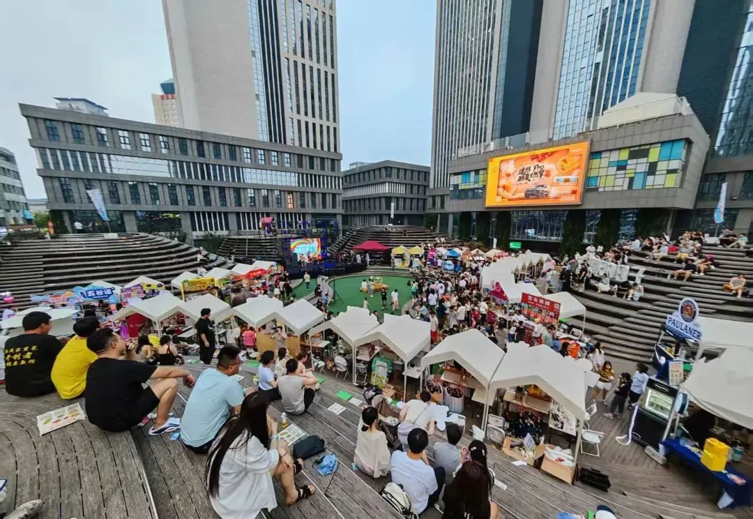 点亮“滨城”夜生活 “精酿的夏天”市集登陆滨海高新区