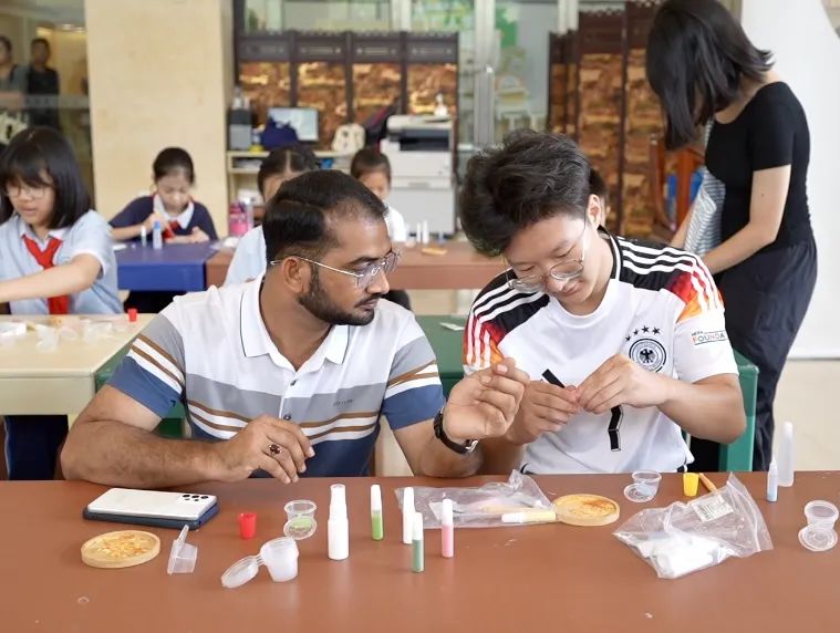 “上合有约 津彩非遗”2025国际青少年天津文旅行——天津博物馆站活动在天津圆满举办