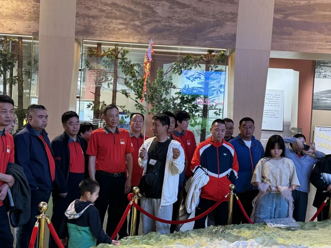 天津市湖北孝感商会组织会员企业赴塞罕坝开展红色主题教育
