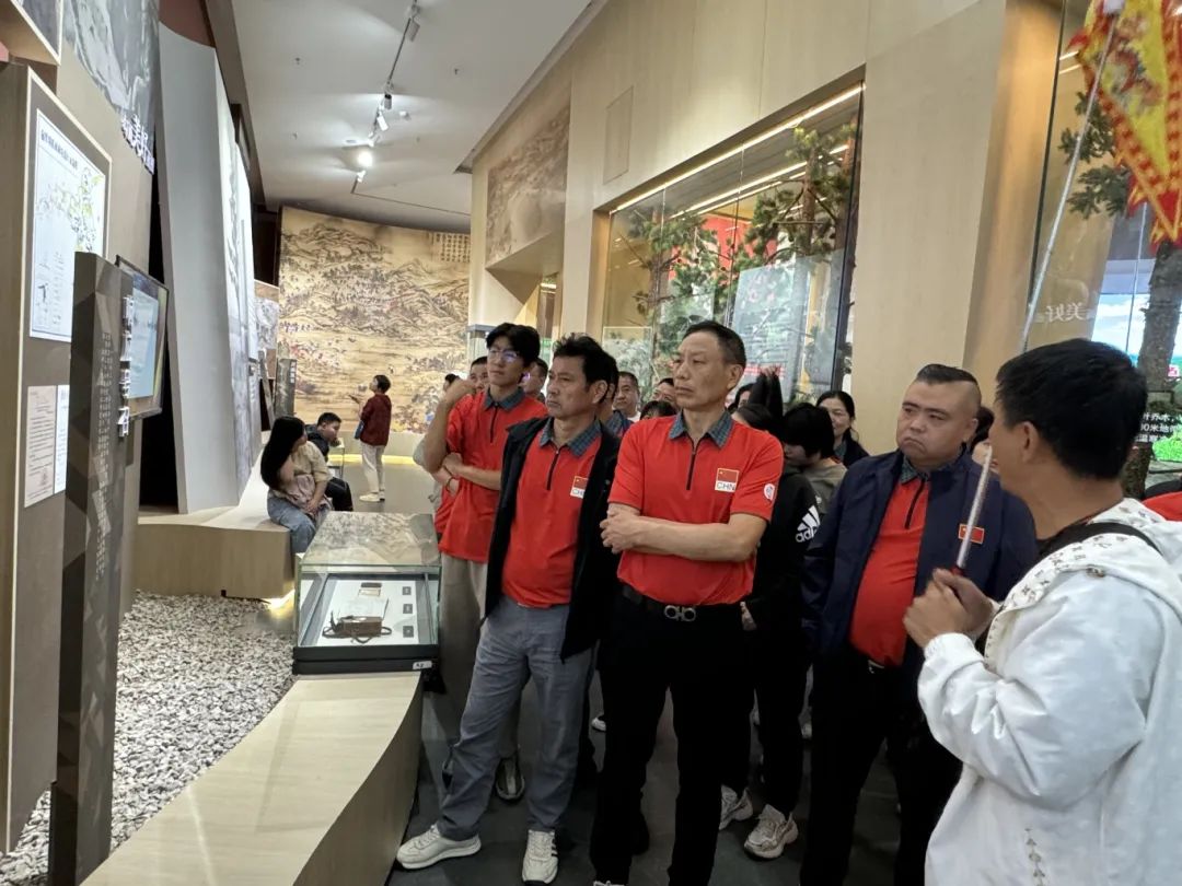 天津市湖北孝感商会组织会员企业赴塞罕坝开展红色主题教育