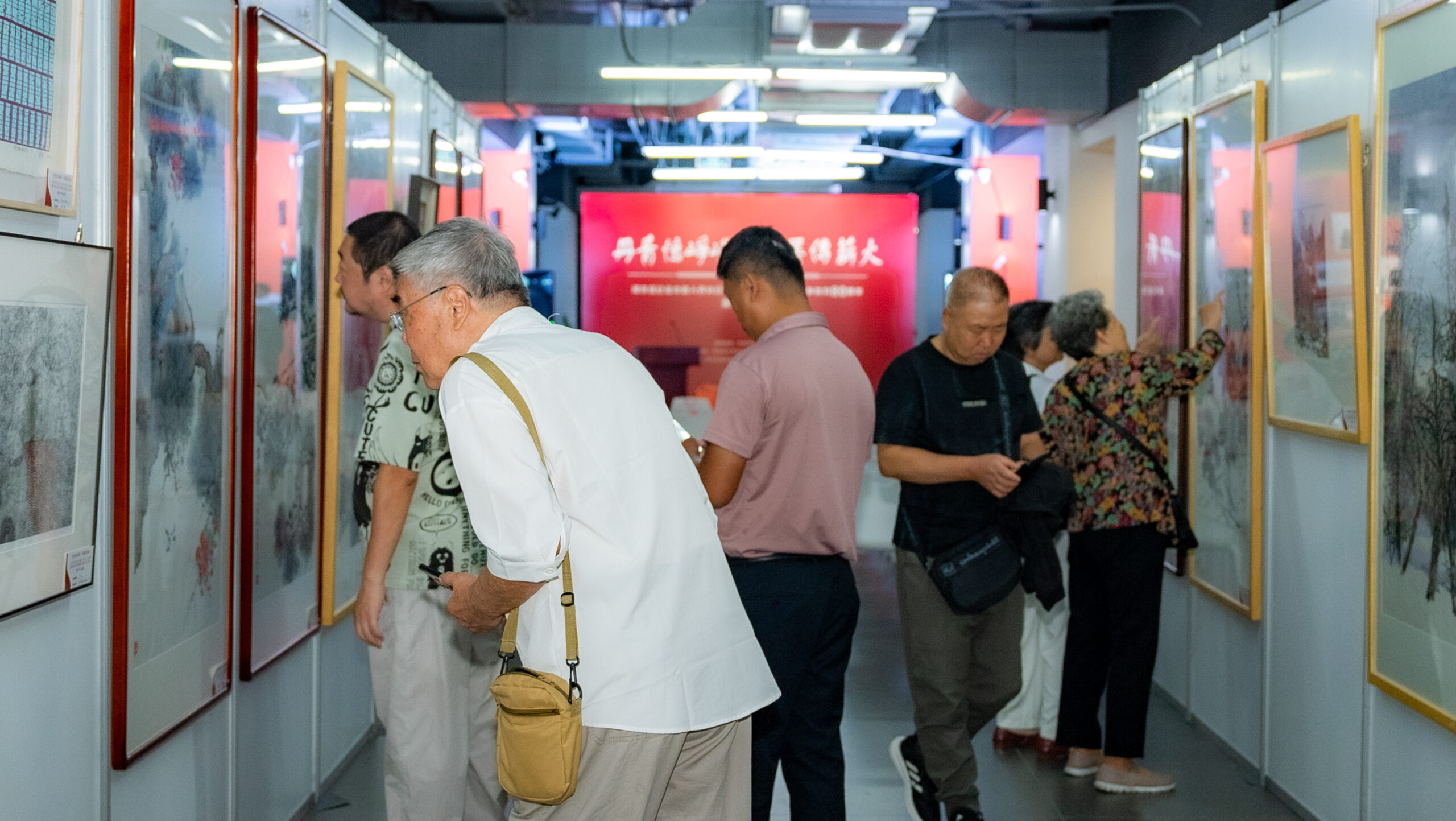 在丹青里读懂家国情怀！“丹青忆峥嵘·笔墨传薪火”美术作品展在棉3开幕