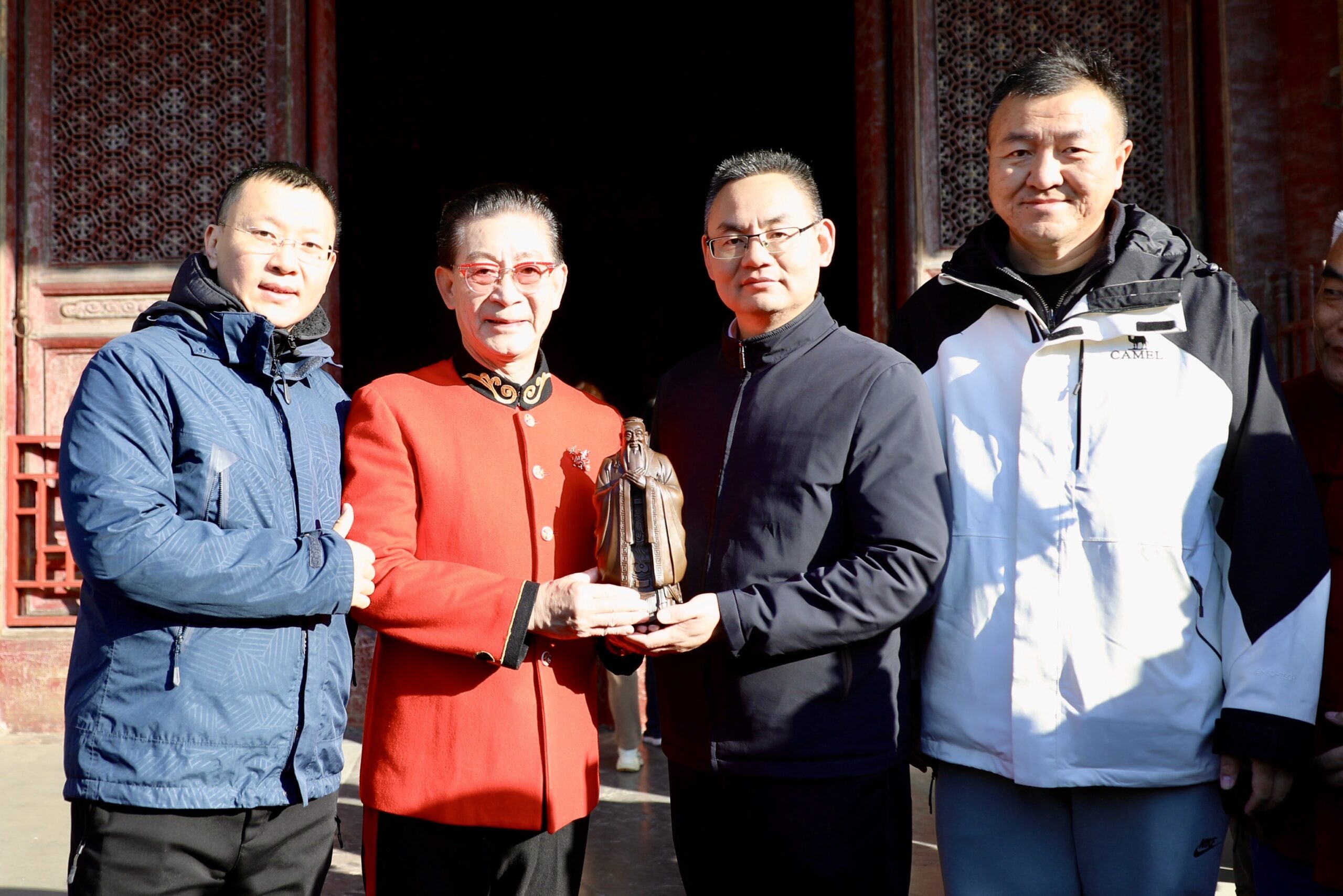 金猴映儒风，文脉贯古今，六小龄童出任曲阜首任文化旅游大使