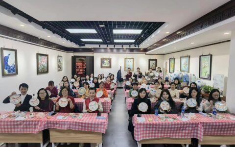 走进陶瓷世界 感受传统文化——市委宣传部机关开展纪念“三八”国际妇女节活动