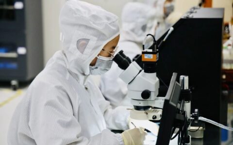 科技日报头版头条报道：打造“时间魔盒”——华信泰实现中国芯片原子钟量产纪实