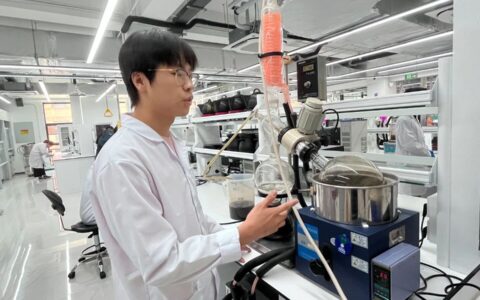 活力中国调研行 | 这边投药材，那边出药包！中药生产有了“新玩法”